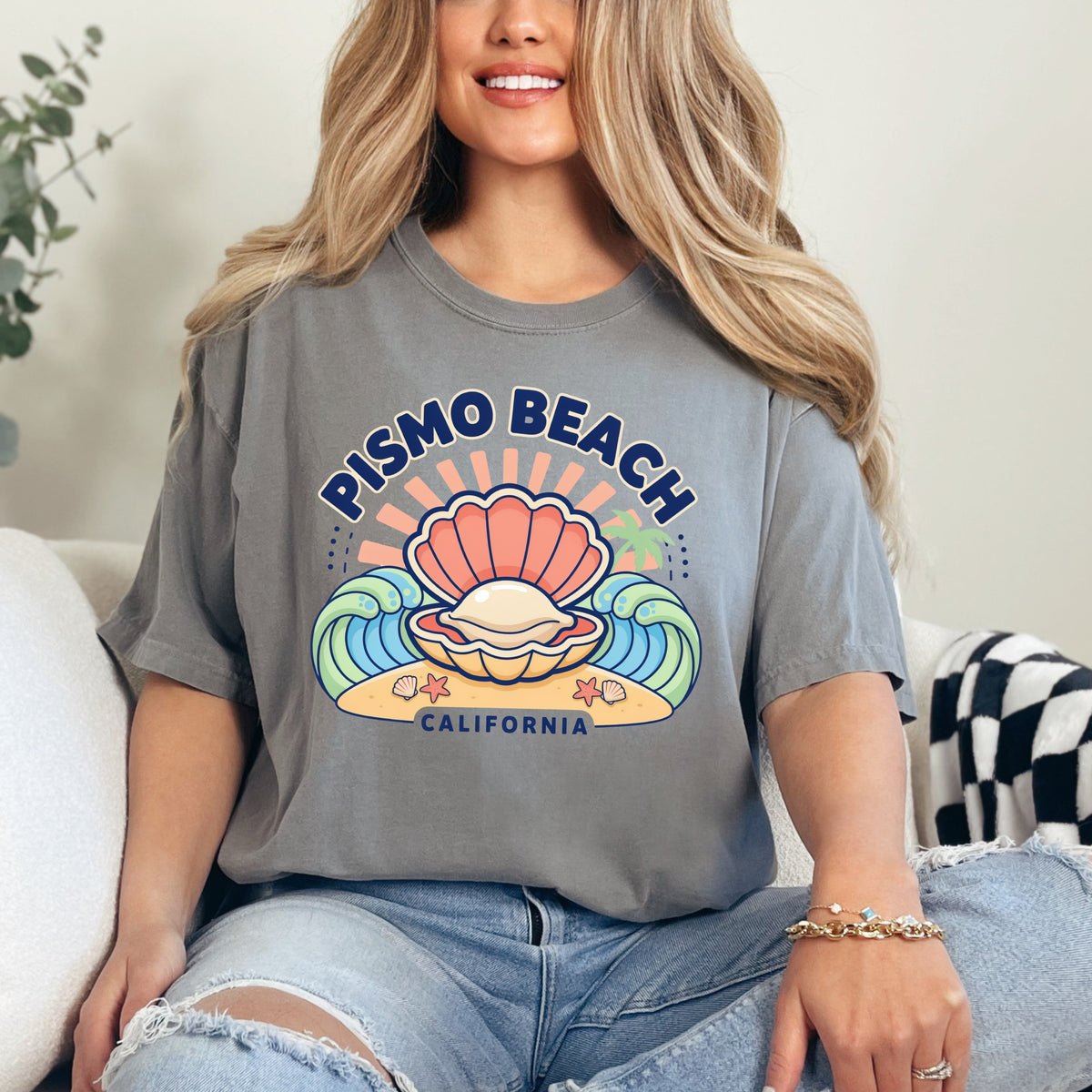 Pismo Beach California Clam Shirt | Coastal Beach Graphic Tee | Beach Bum Gift | Garment-Dyed T-hirt
